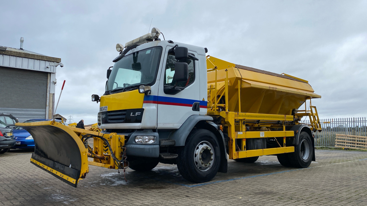 DAF LF 55.220 - جرافة ثلج: صور 2 DAF LF 55.220 - جرافة ثلج: صور 2