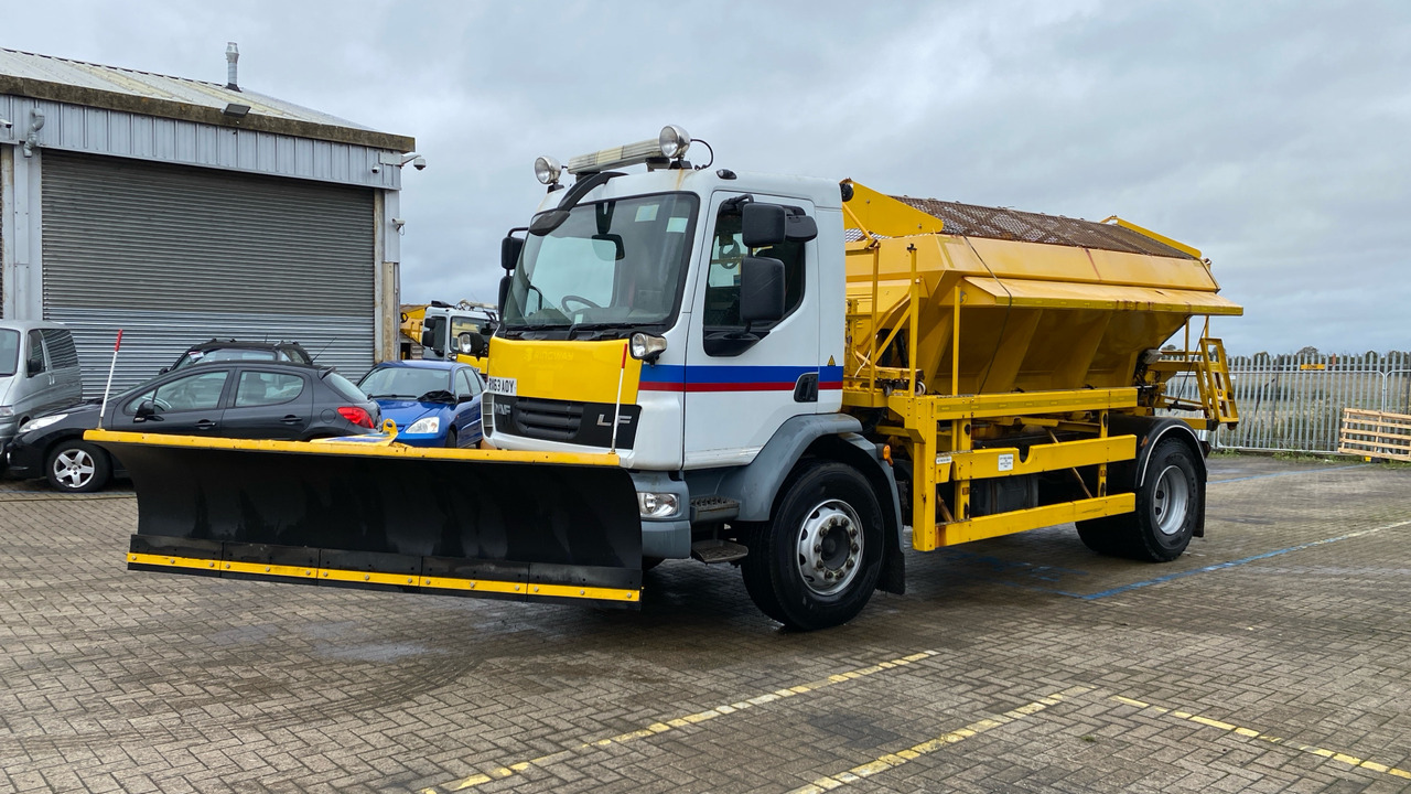 DAF LF 55.220 - جرافة ثلج: صور 2 DAF LF 55.220 - جرافة ثلج: صور 2