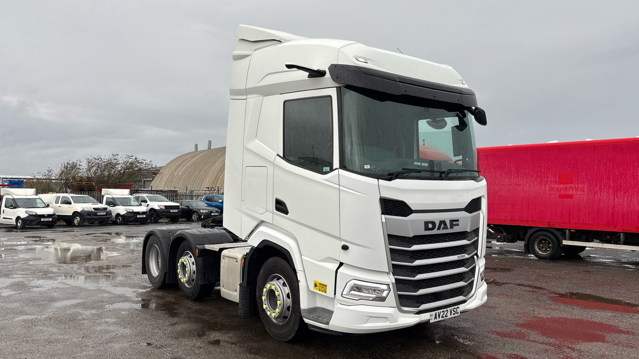 DAF XF 530 - شاحنة جرار: صور 1 DAF XF 530 - شاحنة جرار: صور 1