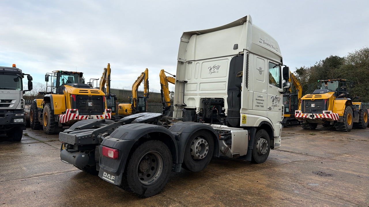 DAF XF 530 - شاحنة جرار: صور 4 DAF XF 530 - شاحنة جرار: صور 4