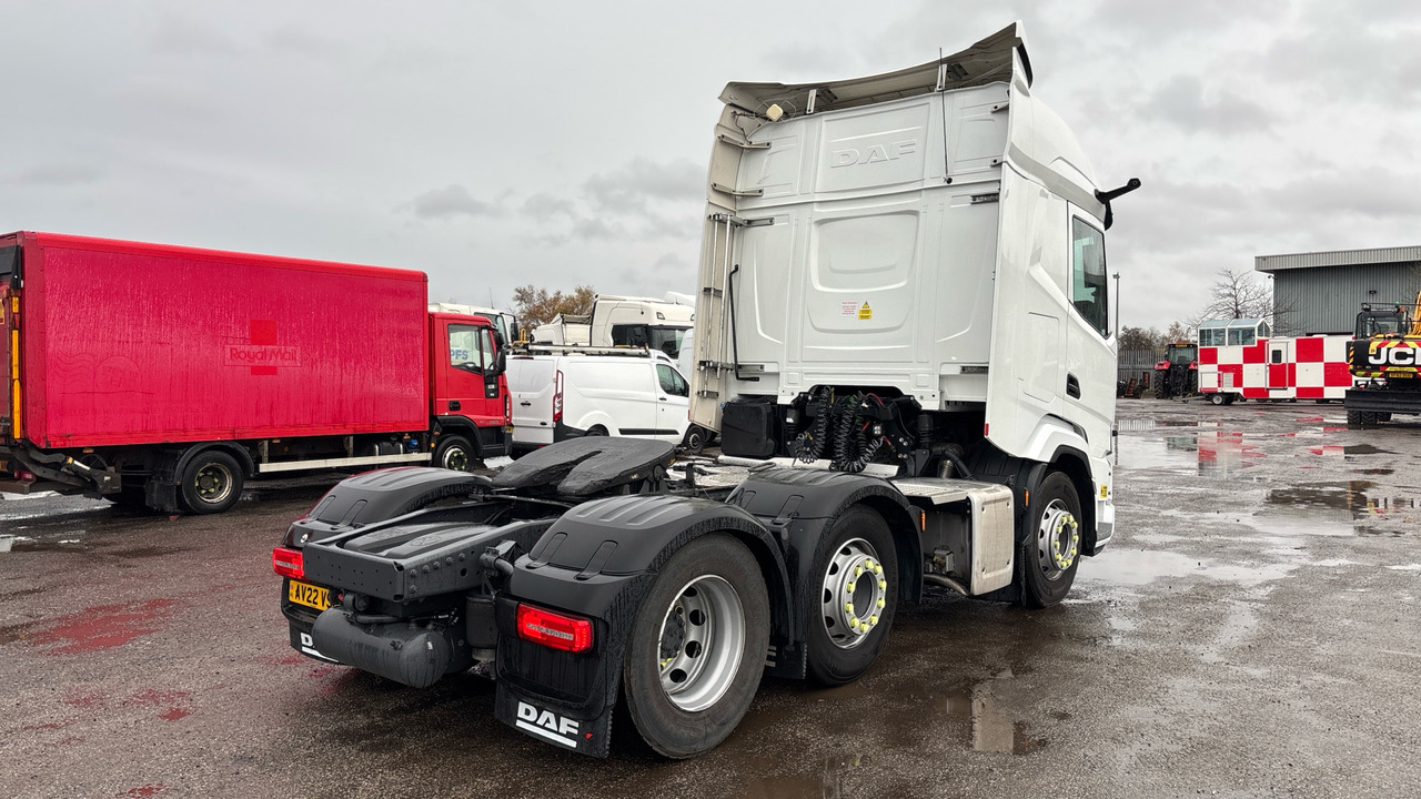 DAF XF 530 - شاحنة جرار: صور 4 DAF XF 530 - شاحنة جرار: صور 4