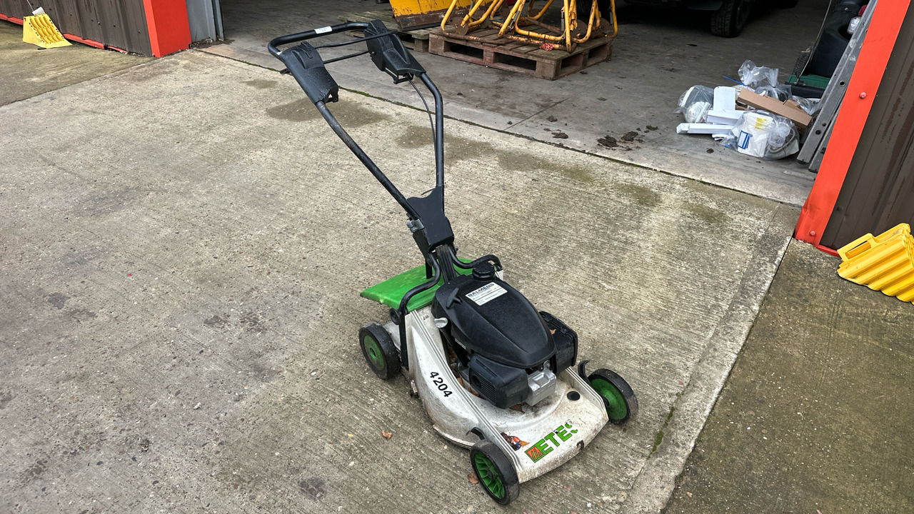 ETESIA PHTS3 MOWER - معدات البناء: صور 1 ETESIA PHTS3 MOWER - معدات البناء: صور 1