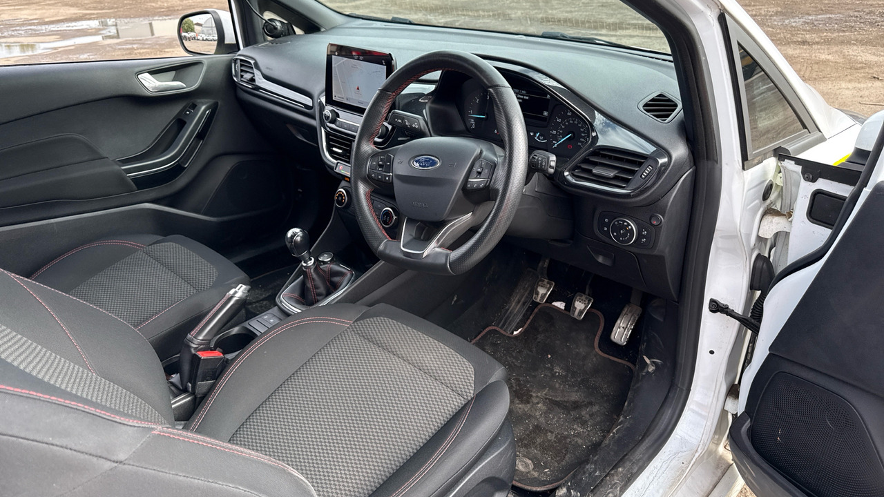 FORD FIESTA 1.5 TDCI 85PS - سيارة: صور 5 FORD FIESTA 1.5 TDCI 85PS - سيارة: صور 5
