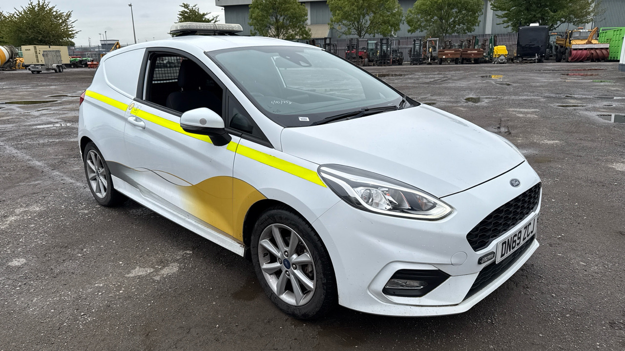 FORD FIESTA 1.5 TDCi 85PS - سيارة: صور 1 FORD FIESTA 1.5 TDCi 85PS - سيارة: صور 1