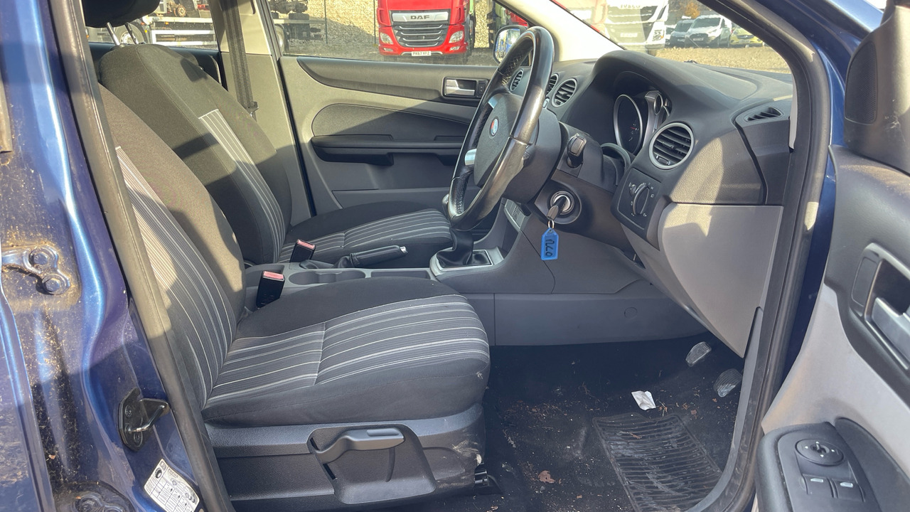 FORD FOCUS 1.6 TDCI - هاتشباك: صور 5 FORD FOCUS 1.6 TDCI - هاتشباك: صور 5