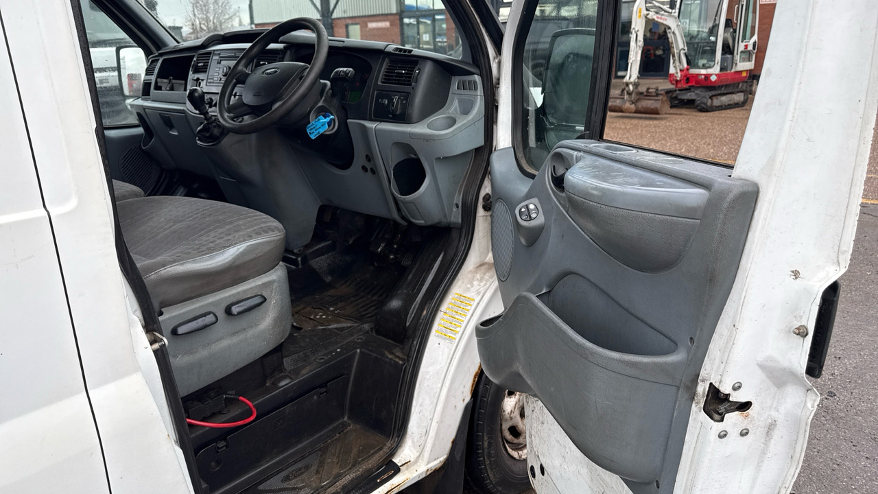 FORD TRANSIT 125 T350 - فان: صور 5 FORD TRANSIT 125 T350 - فان: صور 5