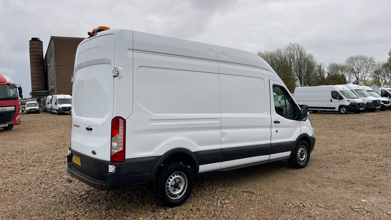 FORD TRANSIT 350 2.0 TDCI 105PS - فان: صور 4 FORD TRANSIT 350 2.0 TDCI 105PS - فان: صور 4