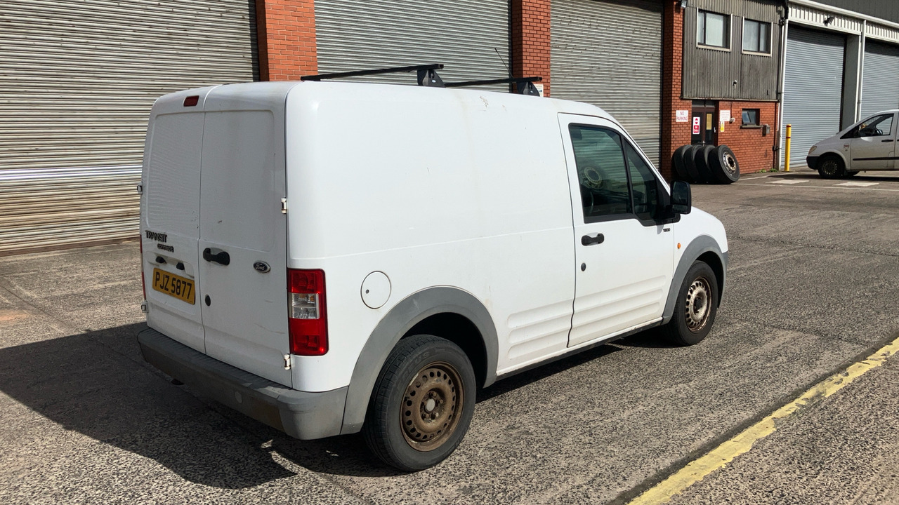 FORD TRANSIT CONNECT T200 1.8 TDCI 75PS - فان المدمجة: صور 4 FORD TRANSIT CONNECT T200 1.8 TDCI 75PS - فان المدمجة: صور 4