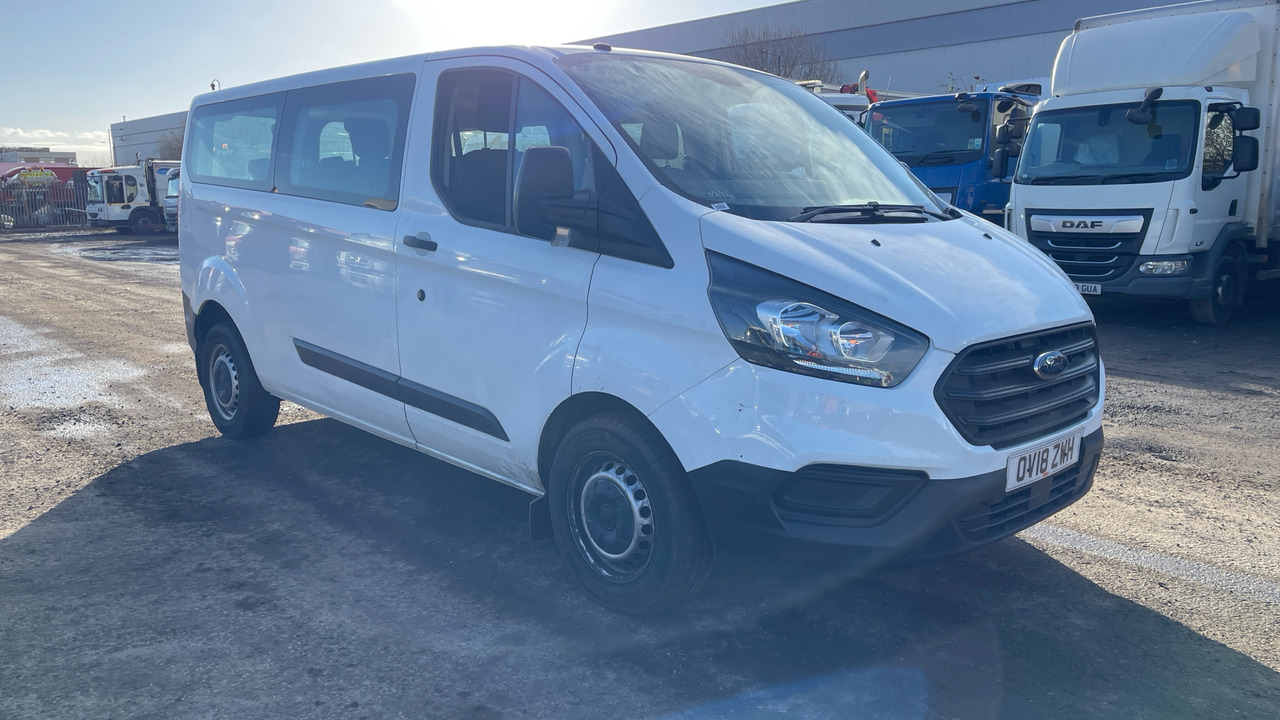 FORD TRANSIT CUSTOM 2.0 TDCi 130ps Low Roof Kombi Van - الشاحنات الصغيرة كابينة مزدوجة: صور 1 FORD TRANSIT CUSTOM 2.0 TDCi 130ps Low Roof Kombi Van - الشاحنات الصغيرة كابينة مزدوجة: صور 1