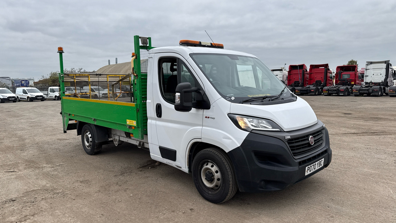 Fiat Ducato 35 2.3 MULTIJET 140PS - الشاحنات الصغيرة المسطحة: صور 1 Fiat Ducato 35 2.3 MULTIJET 140PS - الشاحنات الصغيرة المسطحة: صور 1