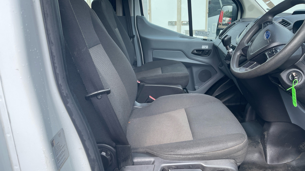 Ford Transit 460 2.2 TDCi 125ps - صغيرة, ميكروباص: صور 5 Ford Transit 460 2.2 TDCi 125ps - صغيرة, ميكروباص: صور 5