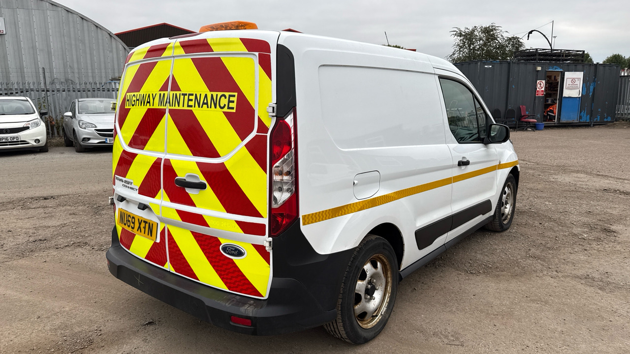 Ford Transit Connect 200 1.5 EcoBlue 75ps - فان المدمجة: صور 4 Ford Transit Connect 200 1.5 EcoBlue 75ps - فان المدمجة: صور 4