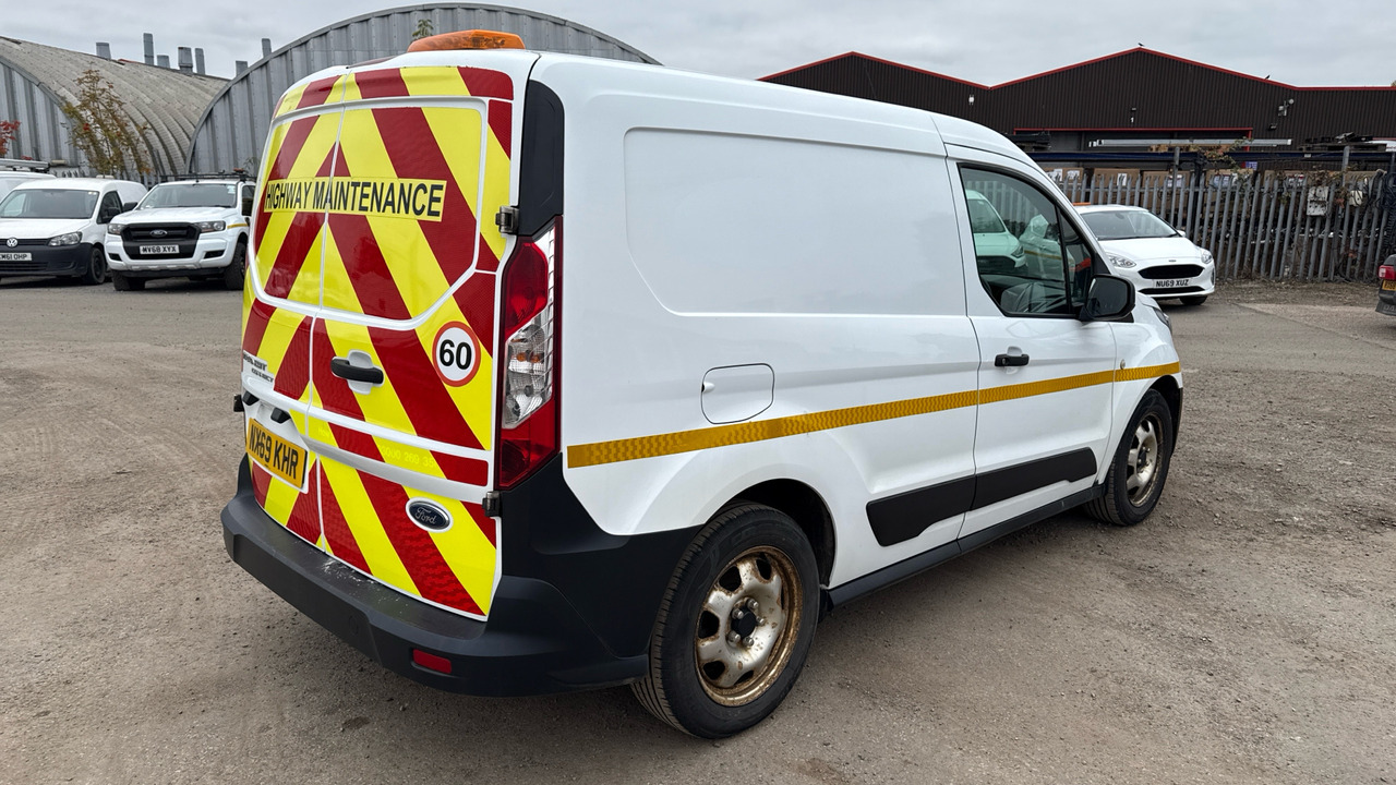 Ford Transit Connect 200 1.5 EcoBlue 75ps - فان المدمجة: صور 4 Ford Transit Connect 200 1.5 EcoBlue 75ps - فان المدمجة: صور 4