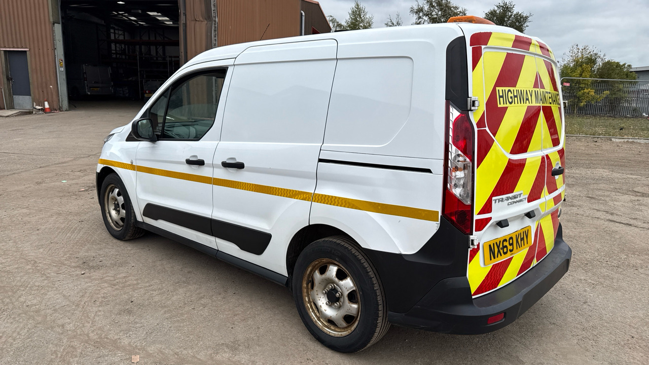 Ford Transit Connect 200 1.5 EcoBlue 75ps - فان المدمجة: صور 3 Ford Transit Connect 200 1.5 EcoBlue 75ps - فان المدمجة: صور 3