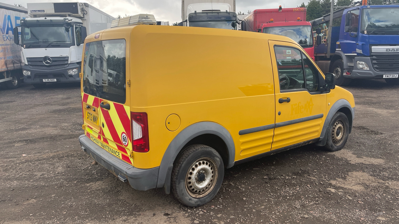 Ford Transit Connect 200 1.8 TDCi 75ps - فان المدمجة: صور 4 Ford Transit Connect 200 1.8 TDCi 75ps - فان المدمجة: صور 4