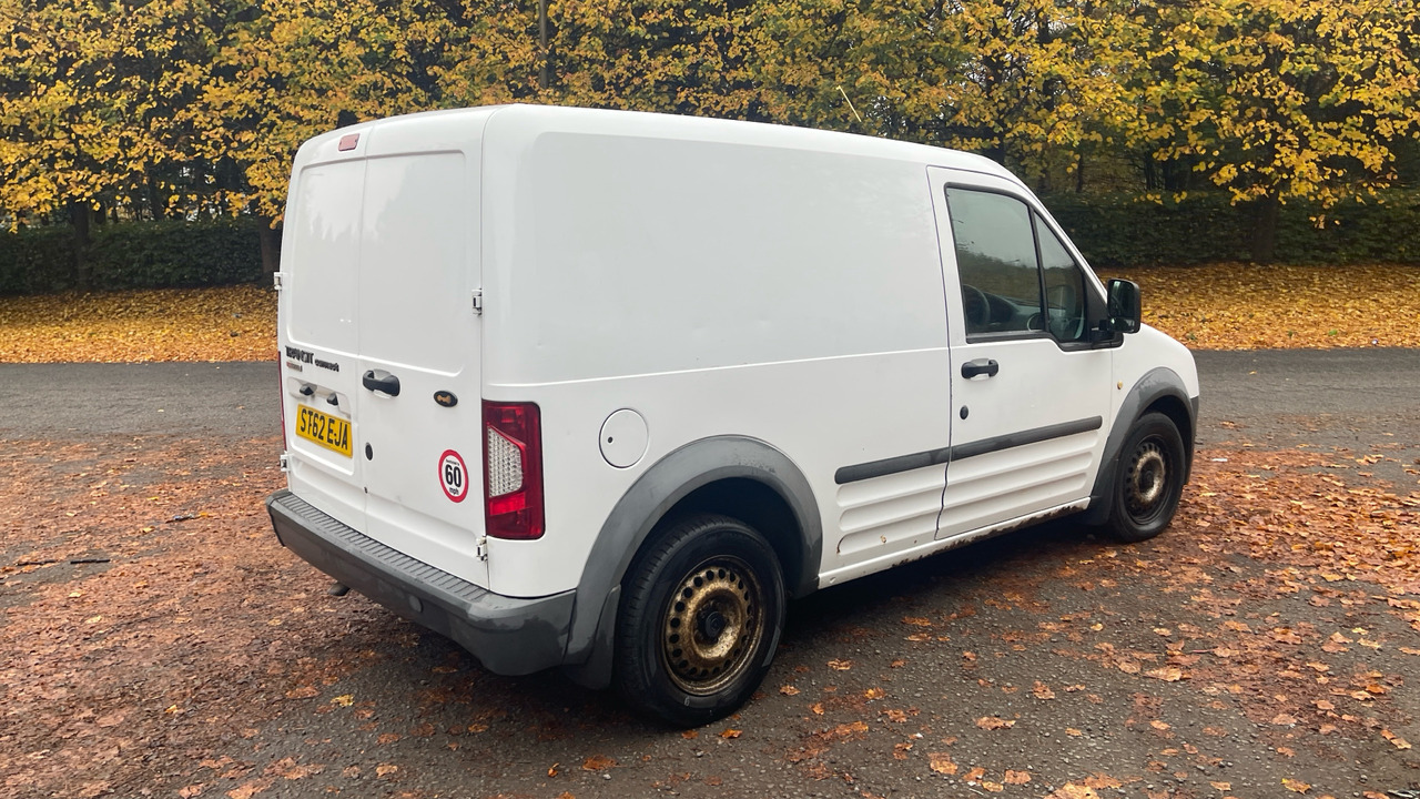Ford Transit Connect T200 TDCi 75ps - فان المدمجة: صور 4 Ford Transit Connect T200 TDCi 75ps - فان المدمجة: صور 4