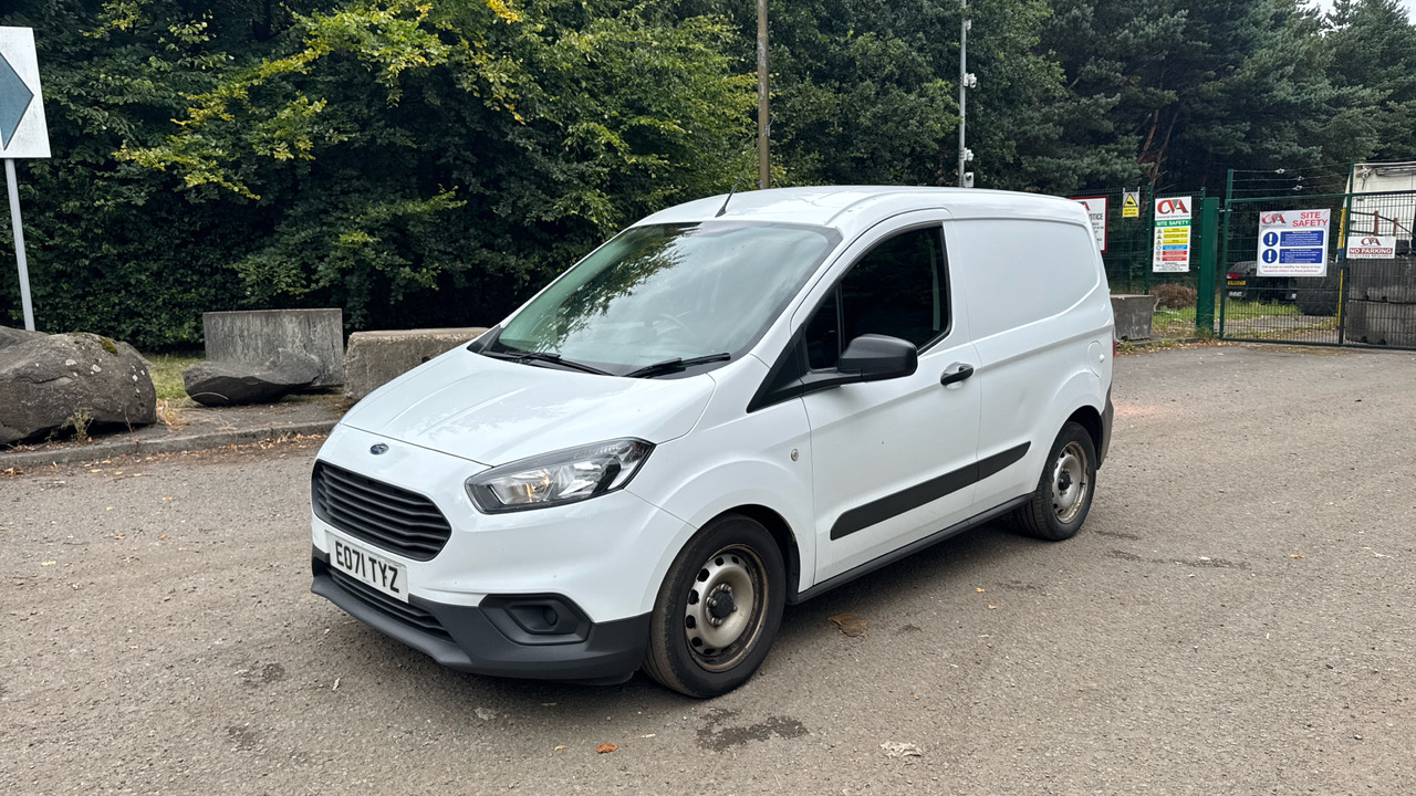 Ford Transit Courier 1.5 TDCI 75PS BASE - فان المدمجة: صور 2 Ford Transit Courier 1.5 TDCI 75PS BASE - فان المدمجة: صور 2