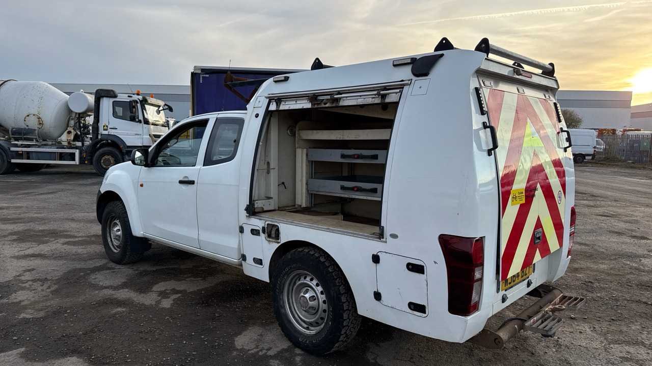 ISUZU D-MAX 2.5TD TURBO - شاحنة البيك أب, الشاحنات الصغيرة كابينة مزدوجة: صور 3 ISUZU D-MAX 2.5TD TURBO - شاحنة البيك أب, الشاحنات الصغيرة كابينة مزدوجة: صور 3