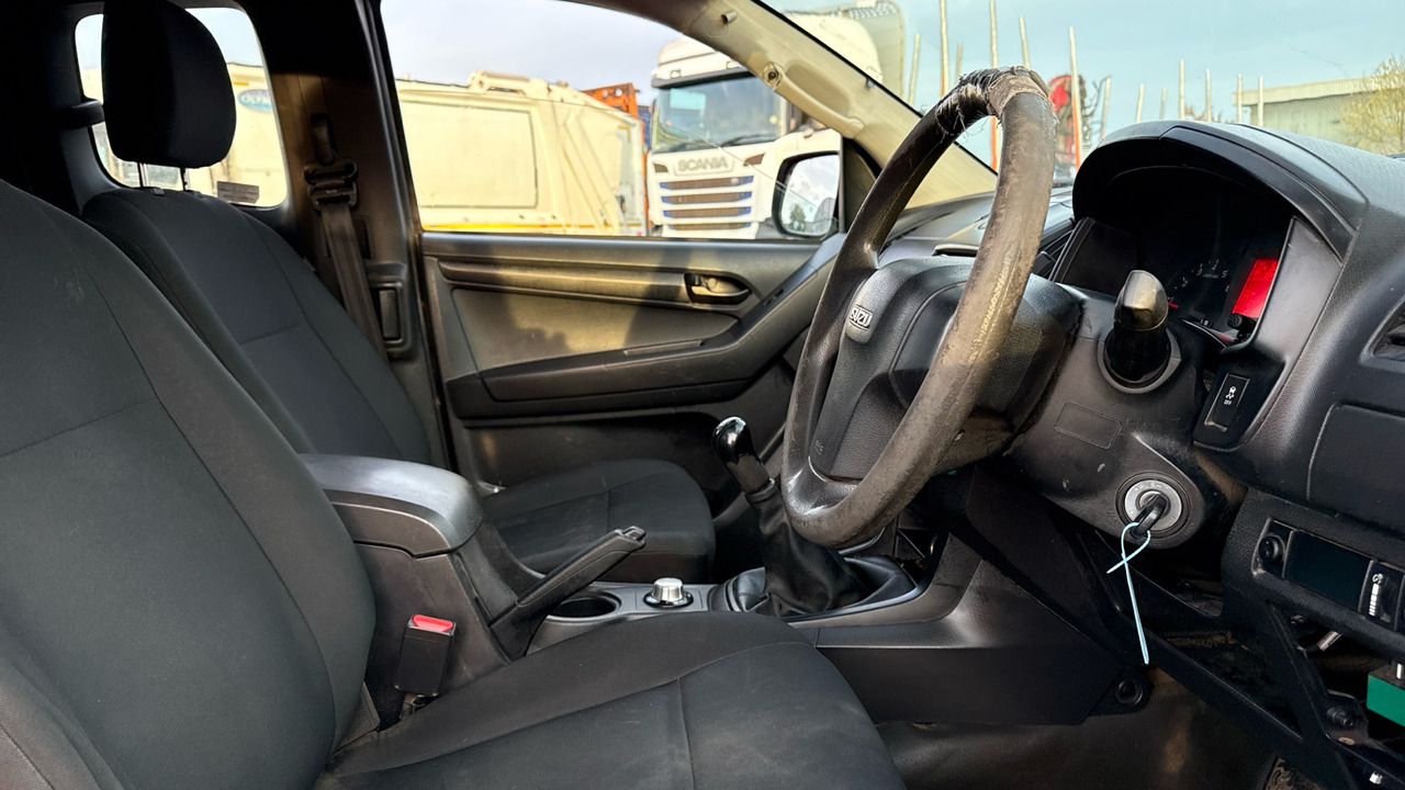 ISUZU D-MAX 2.5TD TURBO - شاحنة البيك أب, الشاحنات الصغيرة كابينة مزدوجة: صور 5 ISUZU D-MAX 2.5TD TURBO - شاحنة البيك أب, الشاحنات الصغيرة كابينة مزدوجة: صور 5