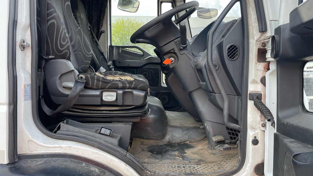 IVECO EUROCARGO 120E18S - شاحنة ستارة: صور 5 IVECO EUROCARGO 120E18S - شاحنة ستارة: صور 5