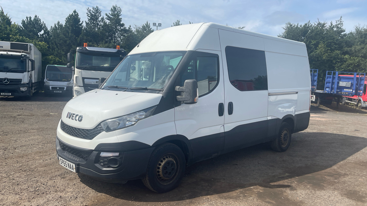 Iveco Daily 35-130 2.3 3520 WB - الشاحنات الصغيرة كابينة مزدوجة: صور 2 Iveco Daily 35-130 2.3 3520 WB - الشاحنات الصغيرة كابينة مزدوجة: صور 2