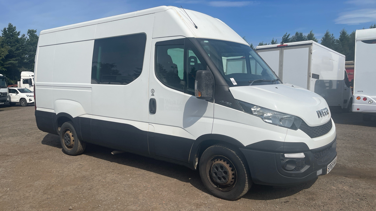 Iveco Daily 35-130 2.3 3520 WB - الشاحنات الصغيرة كابينة مزدوجة: صور 1 Iveco Daily 35-130 2.3 3520 WB - الشاحنات الصغيرة كابينة مزدوجة: صور 1