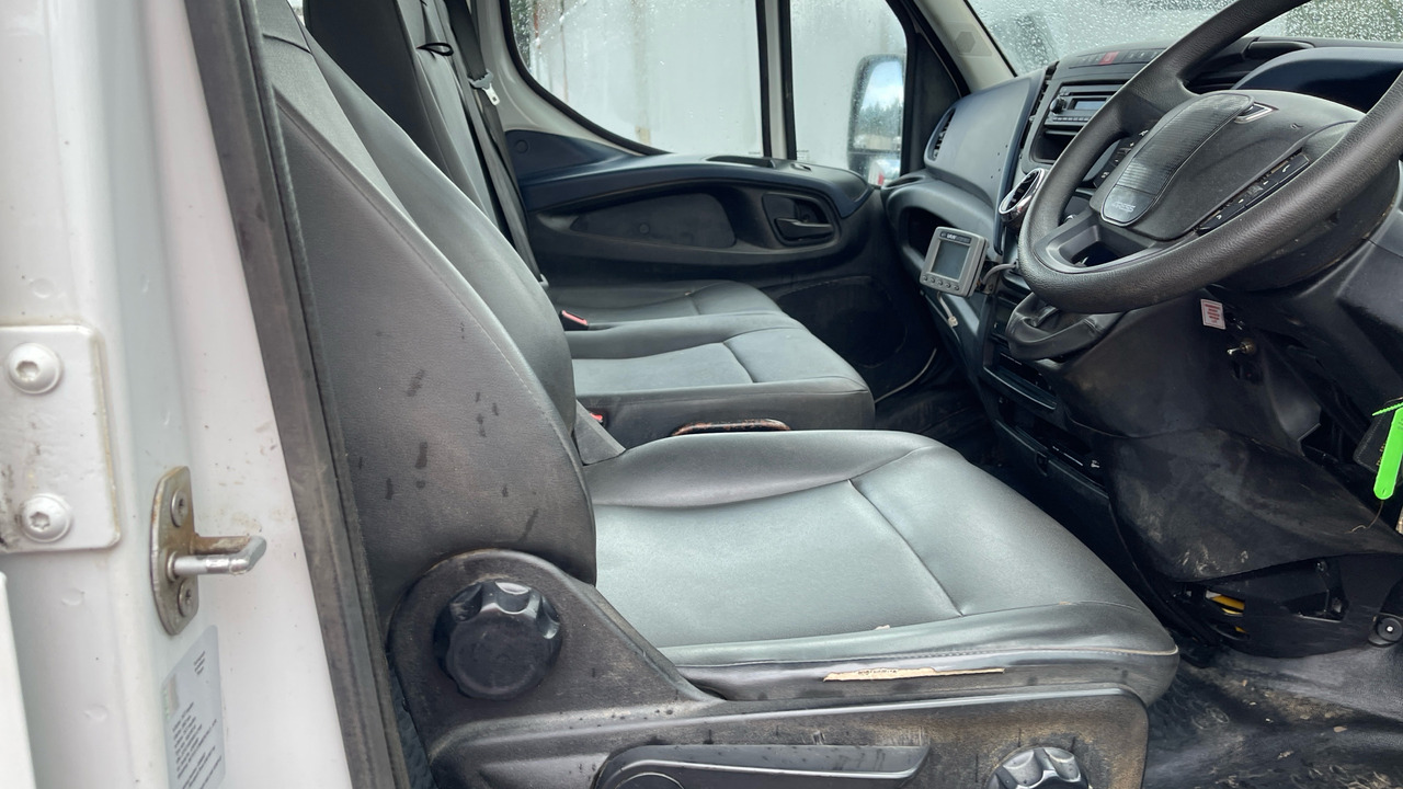 Iveco Daily 50-180 - الشاحنات الصغيرة المسطحة: صور 5 Iveco Daily 50-180 - الشاحنات الصغيرة المسطحة: صور 5