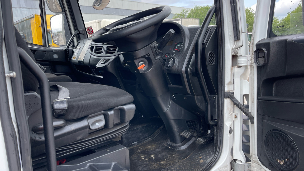 Iveco Eurocargo 75-160 - بصندوق مغلق شاحنة: صور 5 Iveco Eurocargo 75-160 - بصندوق مغلق شاحنة: صور 5