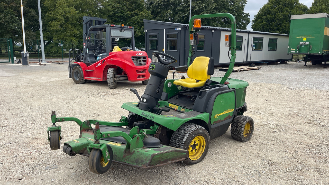 JOHN DEERE 1435 SERIES - جزازة المروج: صور 2 JOHN DEERE 1435 SERIES - جزازة المروج: صور 2