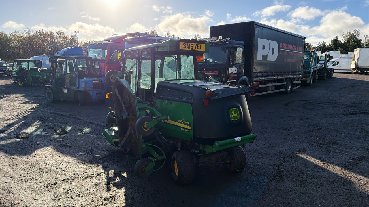 JOHN DEERE 1600 TURBO SERIES 2 - جزازة المروج: صور 3 JOHN DEERE 1600 TURBO SERIES 2 - جزازة المروج: صور 3