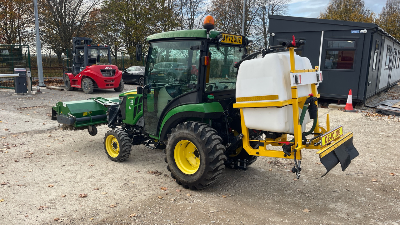 JOHN DEERE 2038R - جرار: صور 3 JOHN DEERE 2038R - جرار: صور 3