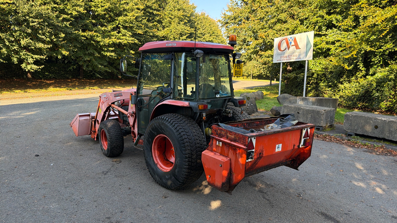KUBOTA 4240 - جرار: صور 4 KUBOTA 4240 - جرار: صور 4