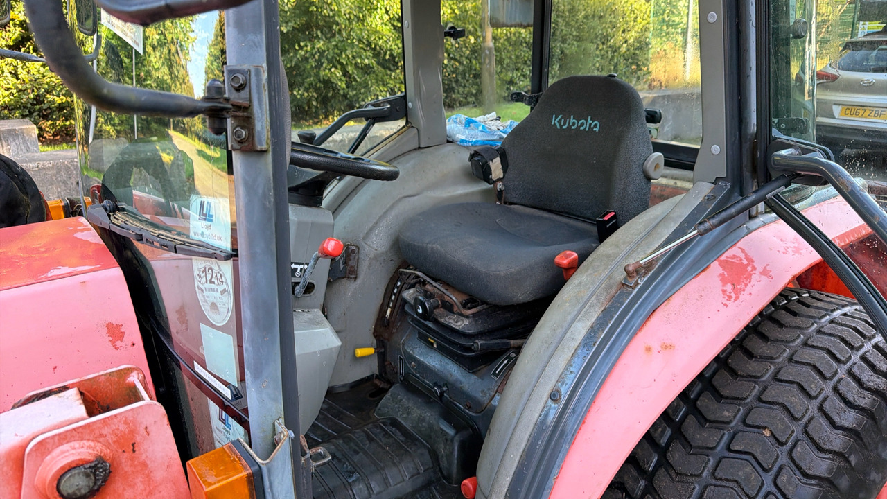 KUBOTA 4240 - جرار: صور 5 KUBOTA 4240 - جرار: صور 5