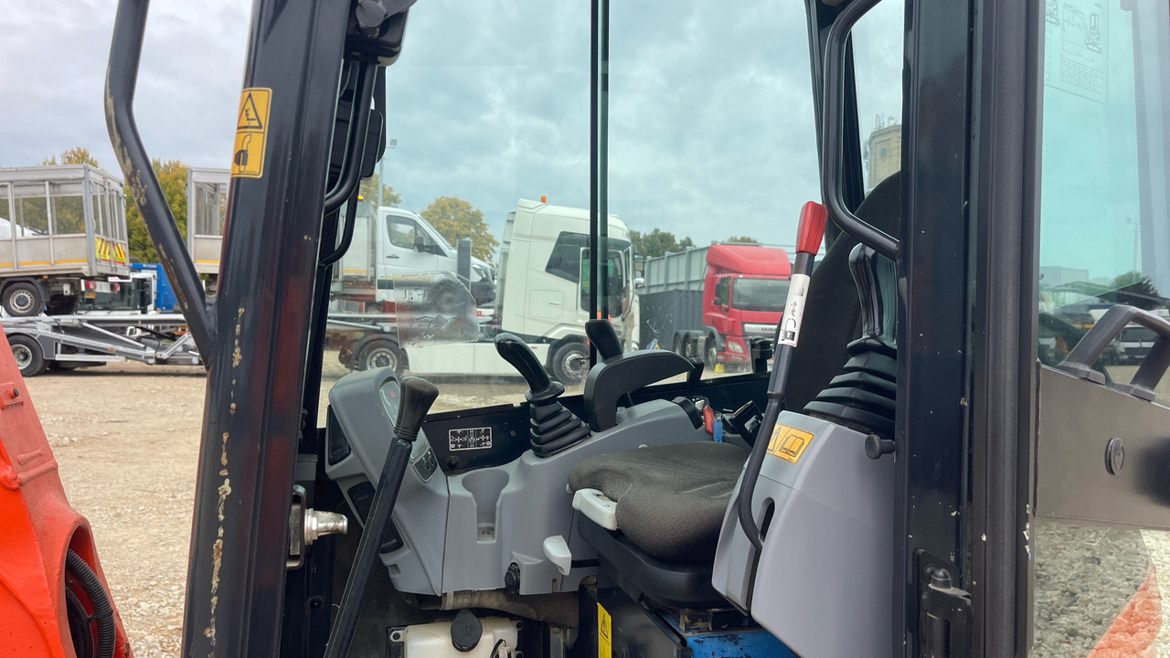 KUBOTA U27-4 - حفارة مصغرة: صور 5 KUBOTA U27-4 - حفارة مصغرة: صور 5