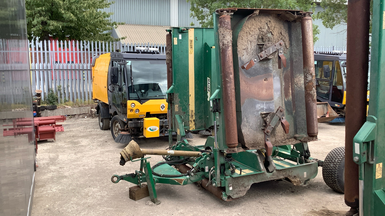 MAJOR 18000GR TRAILED FINISHING MOWER 13/437 - معدات البناء: صور 1 MAJOR 18000GR TRAILED FINISHING MOWER 13/437 - معدات البناء: صور 1
