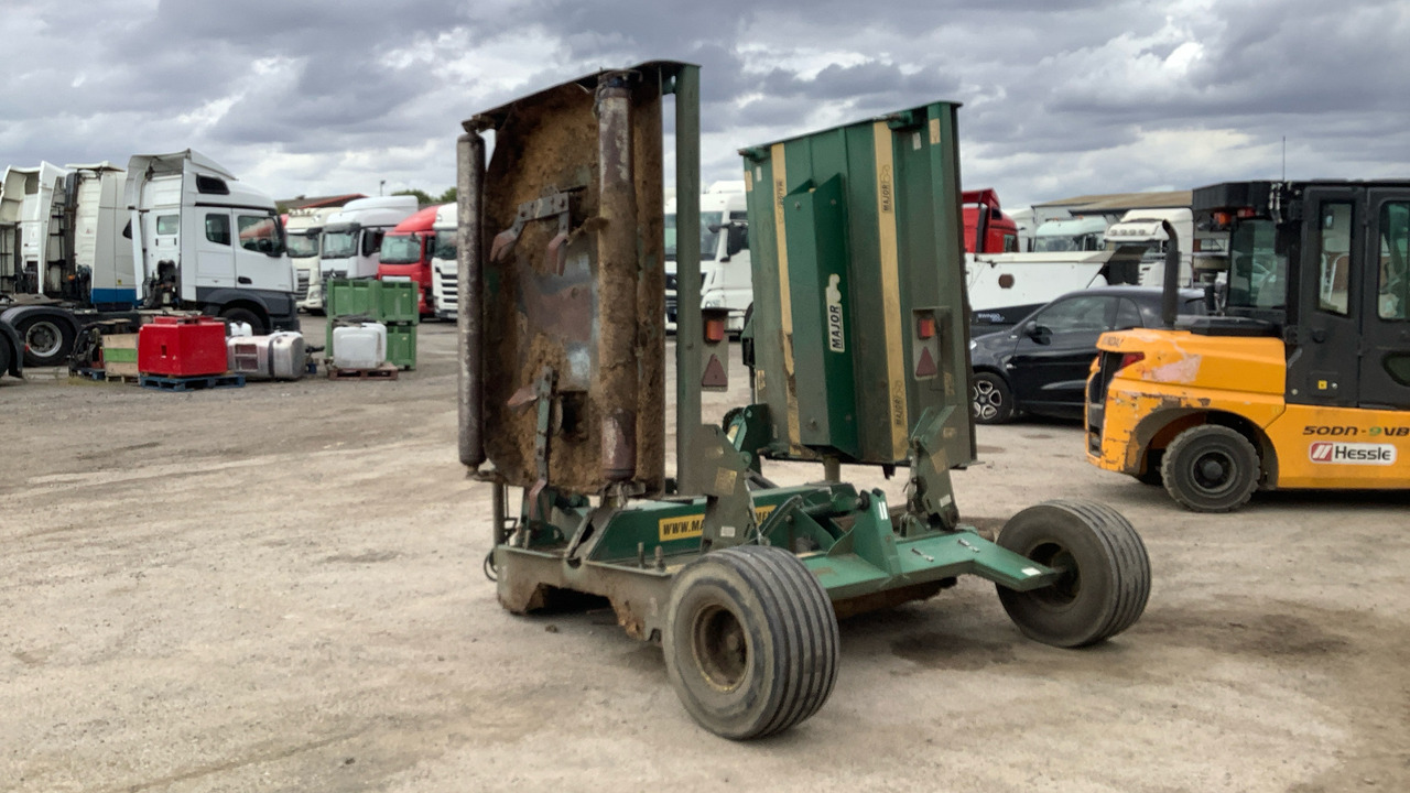 MAJOR 18000GR TRAILED FINISHING MOWER 13/441 - معدات البناء: صور 4 MAJOR 18000GR TRAILED FINISHING MOWER 13/441 - معدات البناء: صور 4