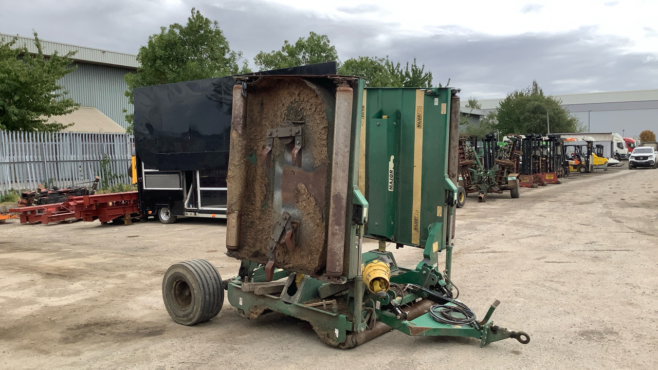 MAJOR 18000GR TRAILED FINISHING MOWER 13/441 - معدات البناء: صور 2 MAJOR 18000GR TRAILED FINISHING MOWER 13/441 - معدات البناء: صور 2