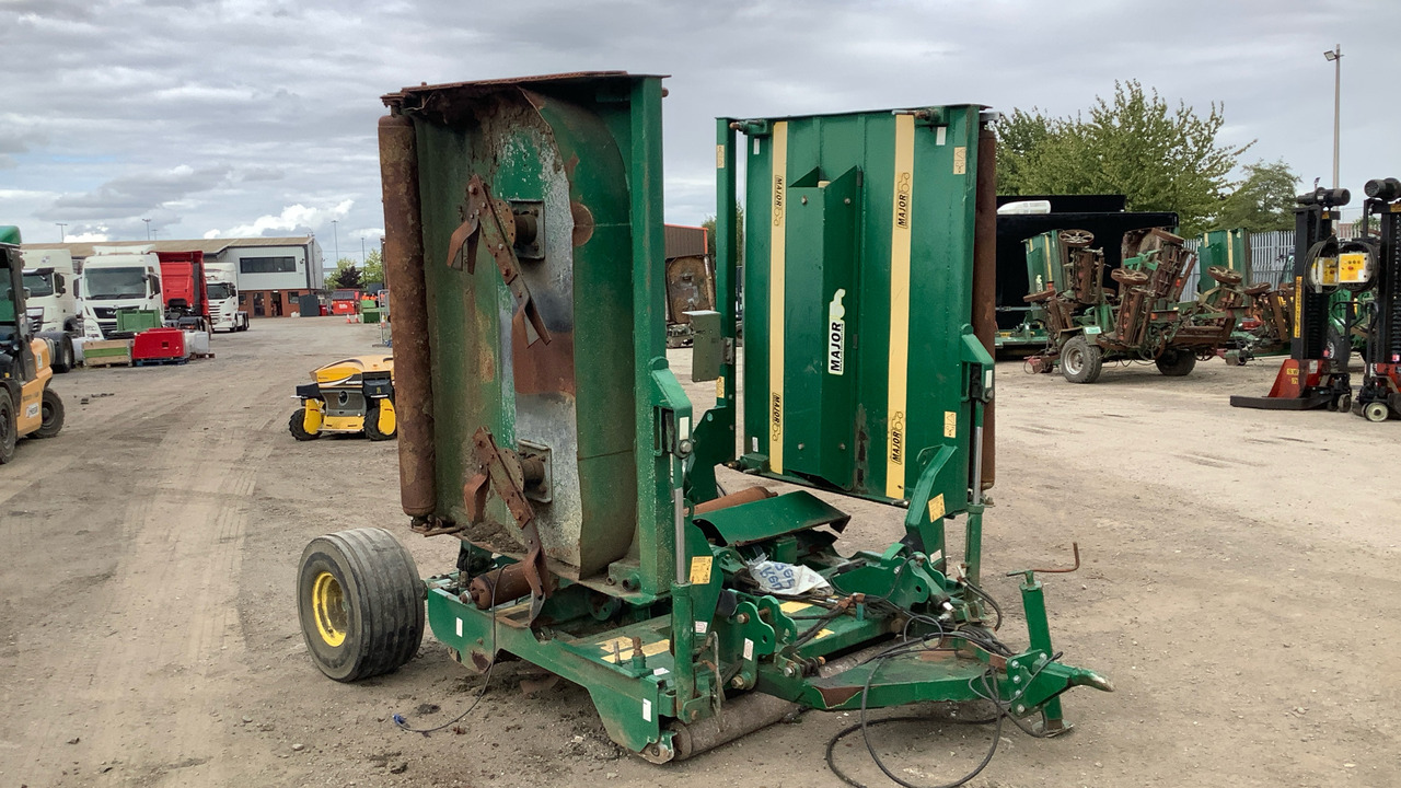 MAJOR 18000GR TRAILED ROLLERMOWER 13/438 - معدات البناء: صور 3 MAJOR 18000GR TRAILED ROLLERMOWER 13/438 - معدات البناء: صور 3