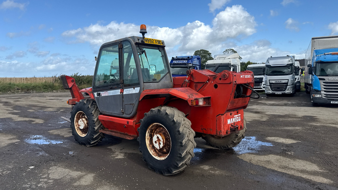 Manitou Mt 1232s - معدات البناء: صور 3 Manitou Mt 1232s - معدات البناء: صور 3