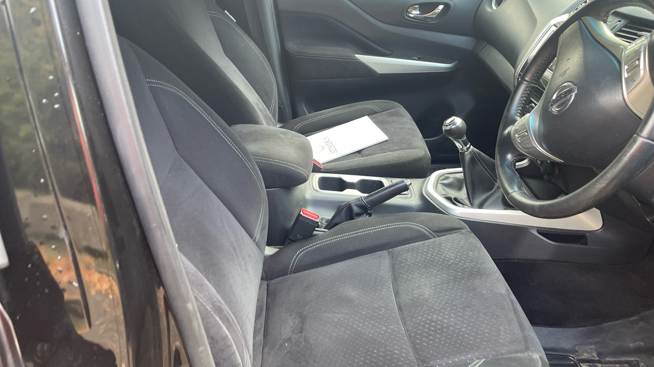 Nissan Navara 2.3 dCi 190 - شاحنة البيك أب, الشاحنات الصغيرة كابينة مزدوجة: صور 5 Nissan Navara 2.3 dCi 190 - شاحنة البيك أب, الشاحنات الصغيرة كابينة مزدوجة: صور 5