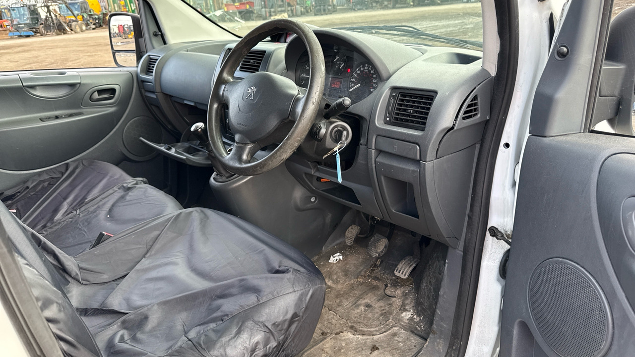 PEUGEOT EXPERT 1000 1.6 HDI 90 HPS - فان المدمجة: صور 5 PEUGEOT EXPERT 1000 1.6 HDI 90 HPS - فان المدمجة: صور 5