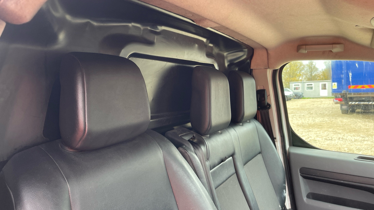 فان المدمجة PEUGEOT EXPERT PROFESSIONAL 1200 1.5 BLUE HDI 100PS: صور 8 فان المدمجة PEUGEOT EXPERT PROFESSIONAL 1200 1.5 BLUE HDI 100PS: صور 8