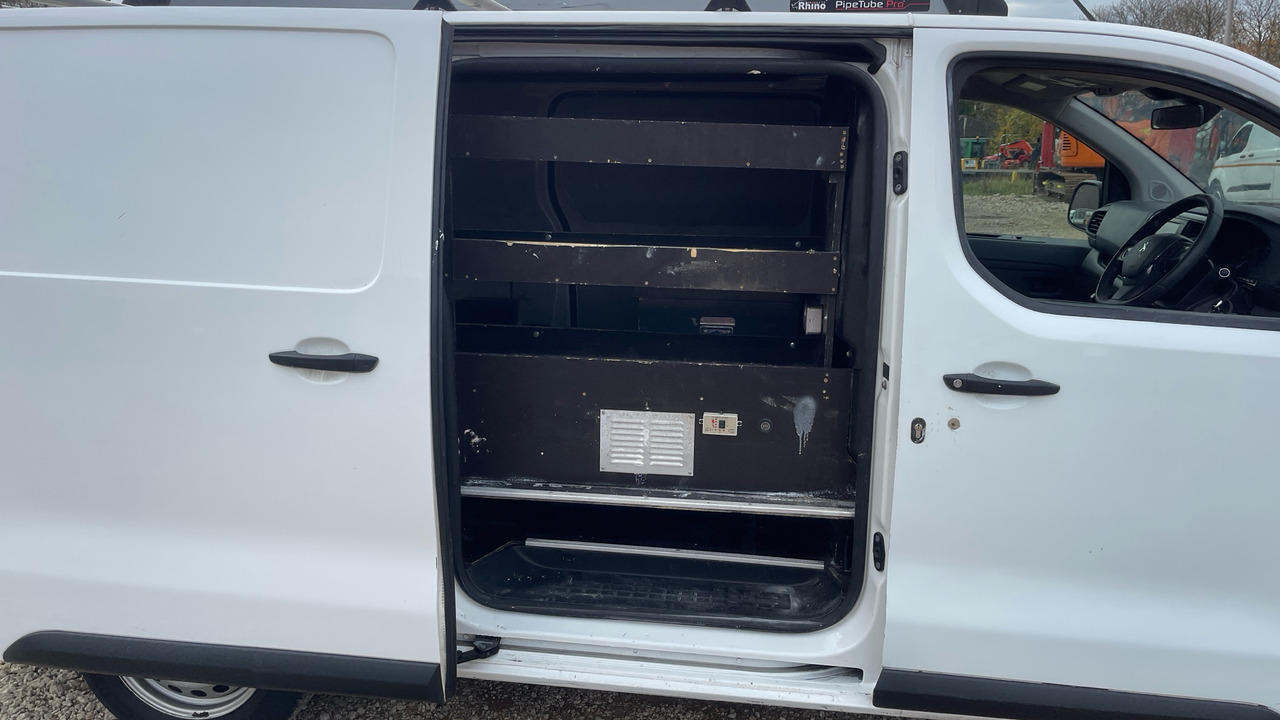 فان المدمجة PEUGEOT EXPERT PROFESSIONAL 1200 1.5 BLUE HDI 100PS: صور 17 فان المدمجة PEUGEOT EXPERT PROFESSIONAL 1200 1.5 BLUE HDI 100PS: صور 17