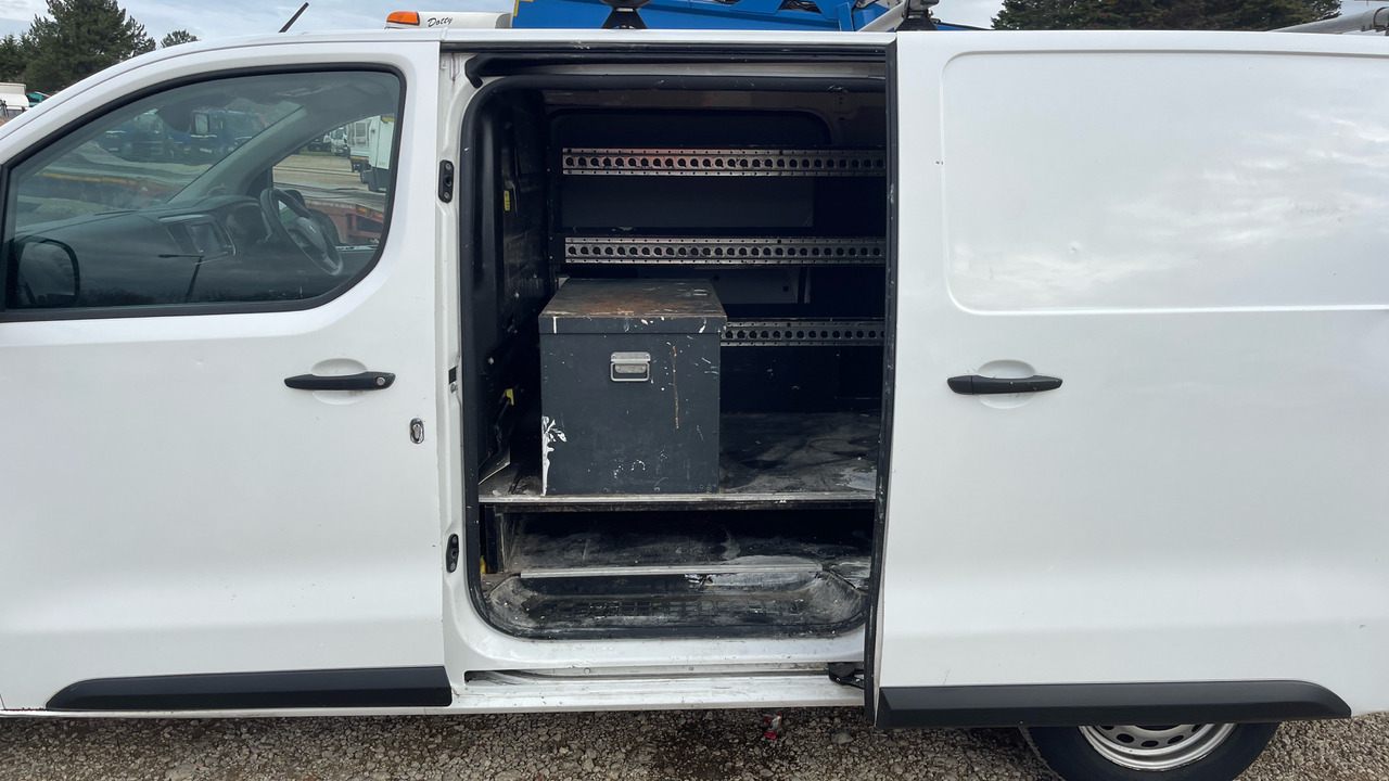 فان المدمجة PEUGEOT EXPERT PROFESSIONAL 1200 1.5 BLUE HDI 100PS: صور 14 فان المدمجة PEUGEOT EXPERT PROFESSIONAL 1200 1.5 BLUE HDI 100PS: صور 14