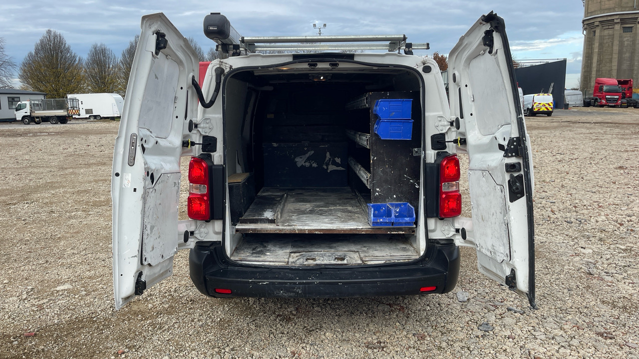 فان المدمجة PEUGEOT EXPERT PROFESSIONAL 1200 1.5 BLUE HDI 100PS: صور 9 فان المدمجة PEUGEOT EXPERT PROFESSIONAL 1200 1.5 BLUE HDI 100PS: صور 9