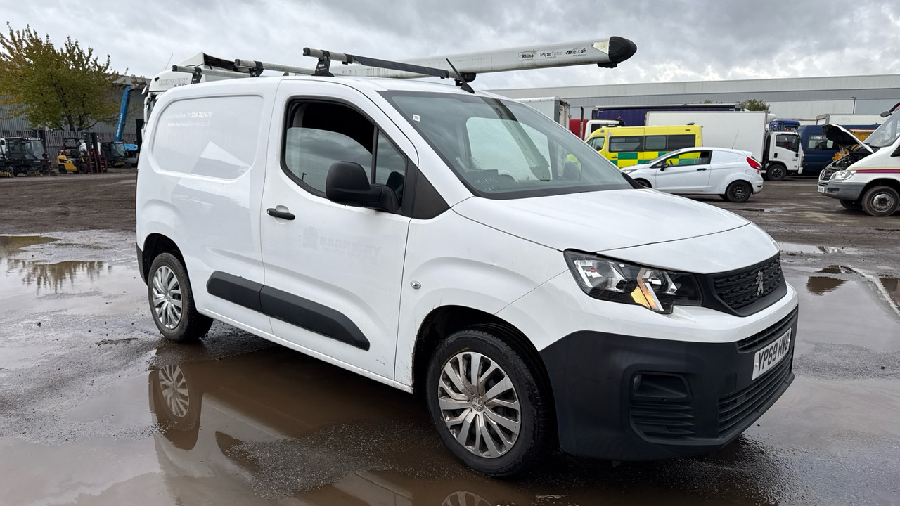 PEUGEOT PARTNER 1000 1.5 BlueHDi 100PS - فان المدمجة: صور 1 PEUGEOT PARTNER 1000 1.5 BlueHDi 100PS - فان المدمجة: صور 1