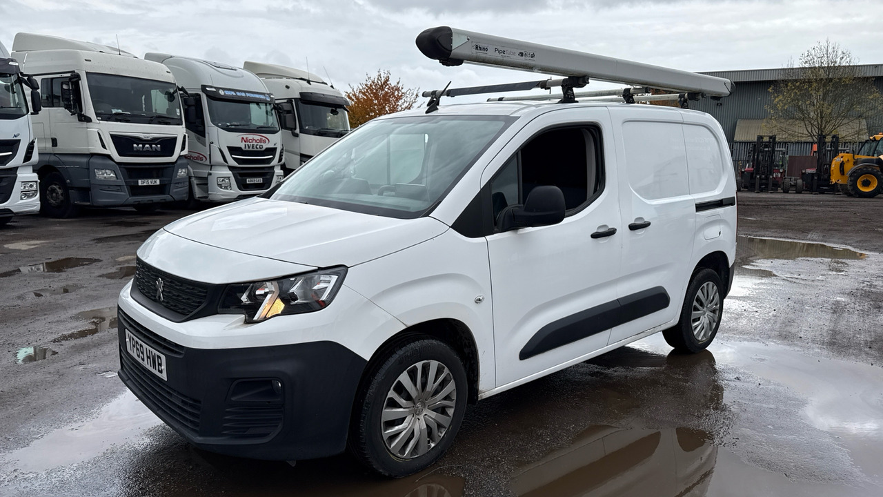 PEUGEOT PARTNER 1000 1.5 BlueHDi 100PS - فان المدمجة: صور 2 PEUGEOT PARTNER 1000 1.5 BlueHDi 100PS - فان المدمجة: صور 2