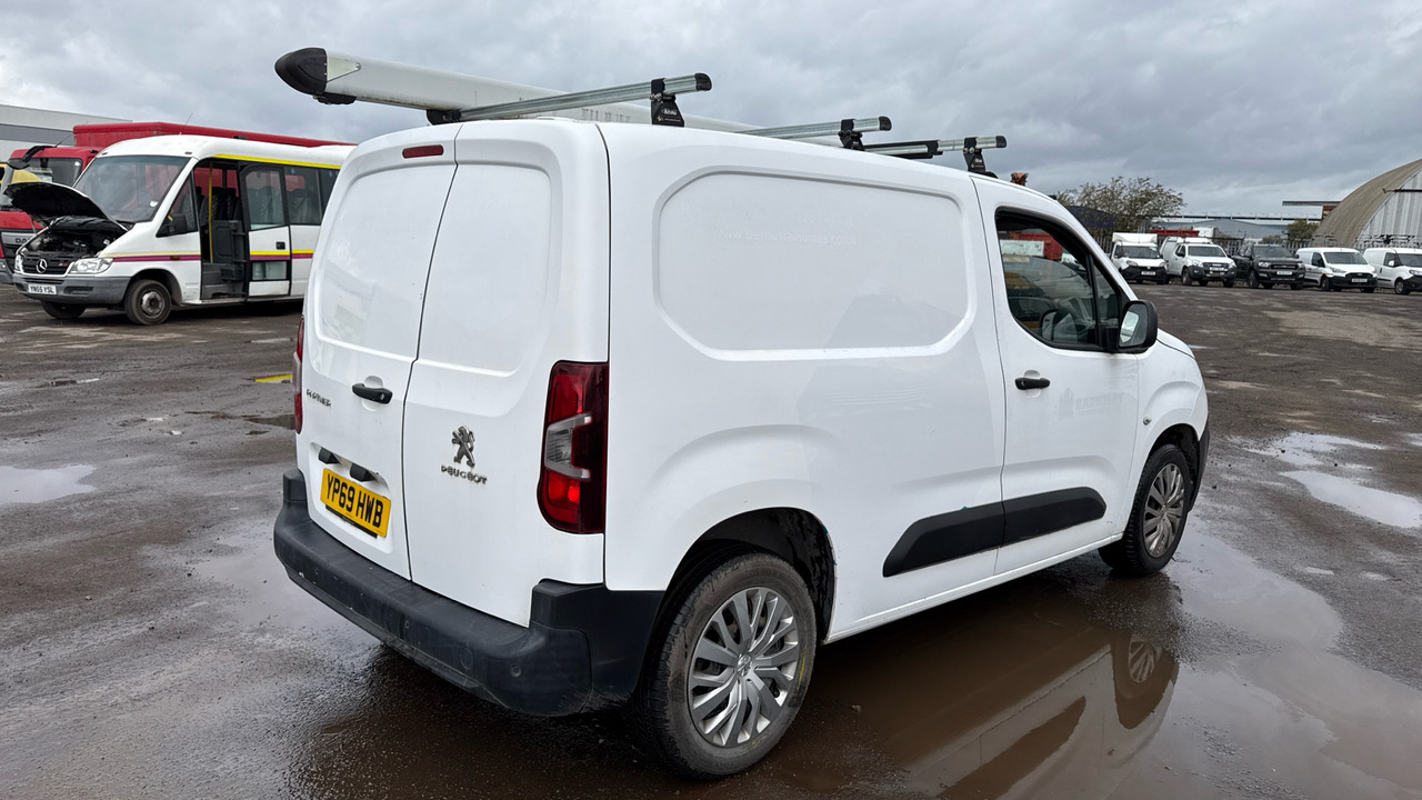 PEUGEOT PARTNER 1000 1.5 BlueHDi 100PS - فان المدمجة: صور 4 PEUGEOT PARTNER 1000 1.5 BlueHDi 100PS - فان المدمجة: صور 4