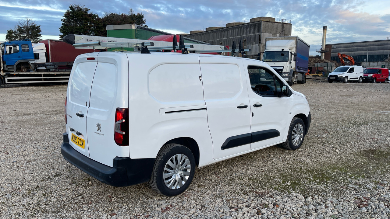 PEUGEOT PARTNER 850 1.5 BLUE HDI 100PS - فان المدمجة: صور 4 PEUGEOT PARTNER 850 1.5 BLUE HDI 100PS - فان المدمجة: صور 4