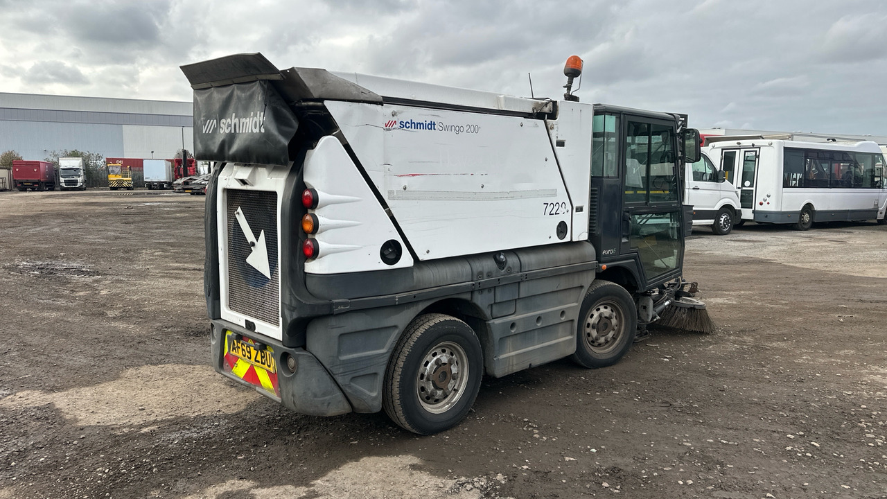 SCHMIDT SWINGO 200 - سياره كنس شوارع: صور 4 SCHMIDT SWINGO 200 - سياره كنس شوارع: صور 4